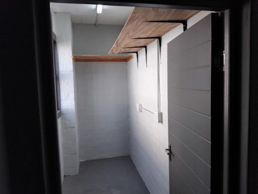 To Let commercial Property for Rent in Middedorp Western Cape